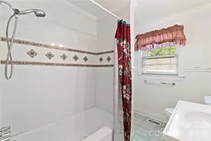 1404 Berry St, Wadesboro, NC 28170 - Photo 32