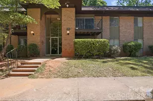 330 Orchard Trace Ln, Charlotte, NC 28213 - Photo 2