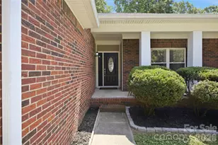 1814 Golden Heights Ct, Charlotte, NC 28214 - Photo 4