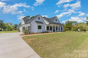 512 Barefoot Ln, Clover, SC 29710 - Photo 4