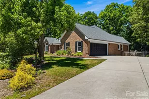 18 High Bluff Dr, Weaverville, NC 28787 - Photo 2