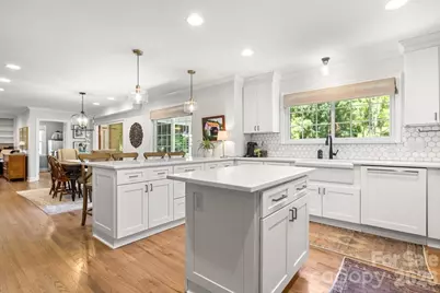 7814 Bradenton Drive, Charlotte, NC 28210 - Photo 10