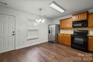 6618 Wicked Oak Ln, Charlotte, NC 28216 - Photo 8