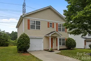 6618 Wicked Oak Ln, Charlotte, NC 28216 - Photo 2