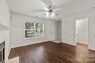6618 Wicked Oak Ln, Charlotte, NC 28216 - Photo 6