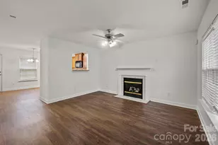 6618 Wicked Oak Ln, Charlotte, NC 28216 - Photo 4