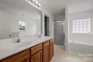 6618 Wicked Oak Ln, Charlotte, NC 28216 - Photo 16
