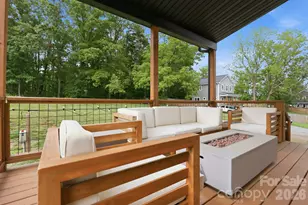 27 Ben Lippen Rd, Asheville, NC 28806 - Photo 8