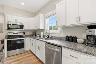 27 Ben Lippen Rd, Asheville, NC 28806 - Photo 18