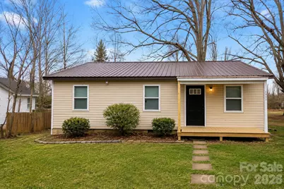 1711 Younger Avenue, Statesville, NC 28677 - Photo 1