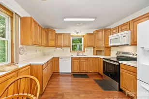 142 Wildflower Rd, Spruce Pine, NC 28777 - Photo 8