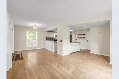117 Willow Way, Hendersonville, NC 28739 - Photo 32