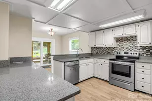 117 Willow Way, Hendersonville, NC 28739 - Photo 32