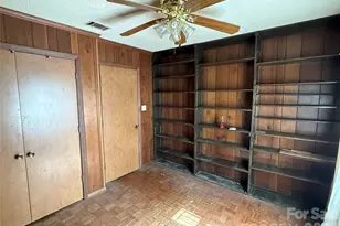 10100 Starwood Dr, Charlotte, NC 28215 - Photo 6