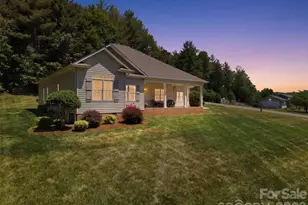23 Moser Cir, Taylorsville, NC 28681 - Photo 2