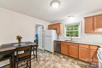 933 Clanton Road, Charlotte, NC 28217 - Photo 8