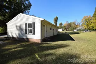 403 Stirrup Ct, Charlotte, NC 28215 - Photo 2