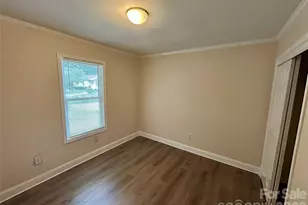 403 Stirrup Ct, Charlotte, NC 28215 - Photo 6