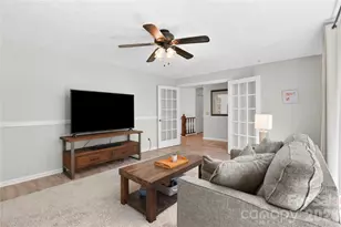 711 Oak Terrace Ln, Hendersonville, NC 28791 - Photo 6