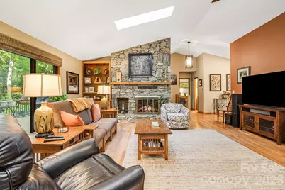 36 Foxglove Road, Hendersonville, NC 28739 - Photo 8