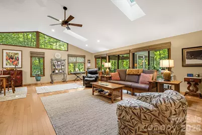 36 Foxglove Road, Hendersonville, NC 28739 - Photo 6