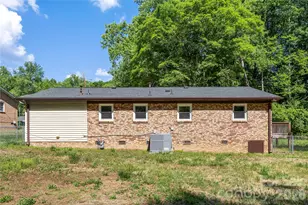 723 Vancouver Ln, Gastonia, NC 28052 - Photo 16