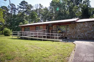 905 S 10th St, Bessemer City, NC 28016 - Photo 8