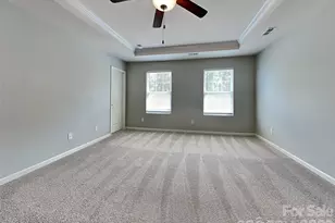 9425 Hartington Pl, Charlotte, NC 28269 - Photo 6