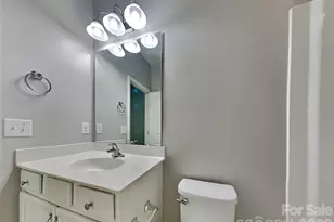 9425 Hartington Pl, Charlotte, NC 28269 - Photo 10