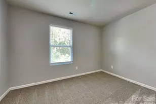9425 Hartington Pl, Charlotte, NC 28269 - Photo 16
