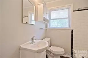 3031 Attaberry Dr, Charlotte, NC 28205 - Photo 2