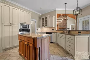 1055 Catawba Greens Dr, Newton, NC 28658 - Photo 16