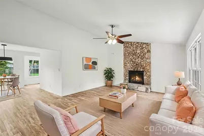 8129 Park Vista Circle, Charlotte, NC 28226 - Photo 2