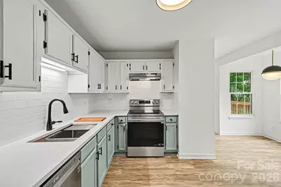 8129 Park Vista Circle, Charlotte, NC 28226 - Photo 4