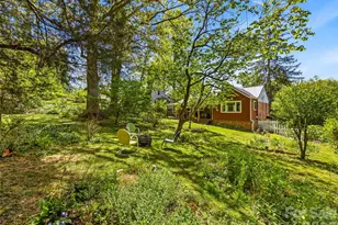 28 Canterbury Rd, Asheville, NC 28805 - Photo 24