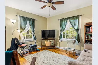 28 Canterbury Road, Asheville, NC 28805 - Photo 16