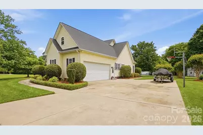 258 Glenwood Drive, Oakboro, NC 28129 - Photo 2