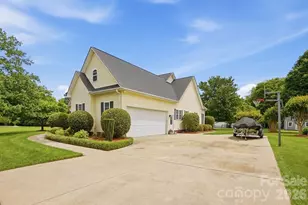 258 Glenwood Dr, Oakboro, NC 28129 - Photo 2