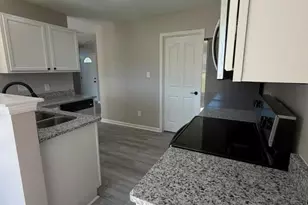 8207 Belmont Stables Dr, Charlotte, NC 28216 - Photo 10