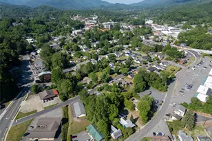 462 Walnut St, Waynesville, NC 28786 - Photo 10