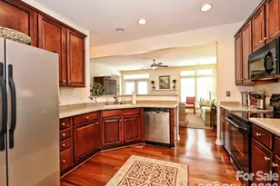 10412 Berkeley Woods Ln, Charlotte, NC 28277 - Photo 4