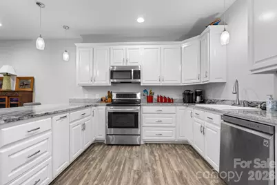 202 Ivy Court, Morganton, NC 28655 - Photo 2