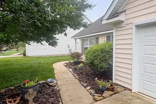 5702 Vine Ct, Indian Trail, NC 28079 - Photo 2
