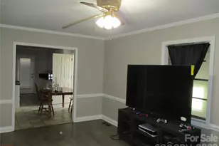 307 6th St, Belmont, NC 28012 - Photo 4