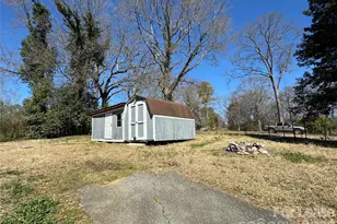 224 Howard St, Mount Holly, NC 28120 - Photo 14