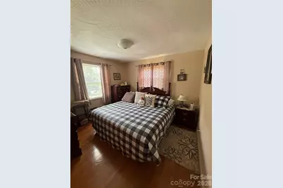 9108 Wilson Heights Avenue, Hildebran, NC 28637 - Photo 6