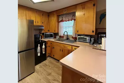 9108 Wilson Heights Avenue, Hildebran, NC 28637 - Photo 4