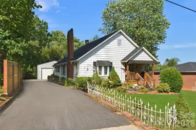 212 Sharon Avenue NW, Lenoir, NC 28645 - Photo 1