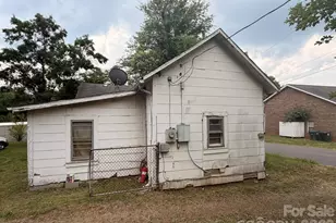 430 E D St, Newton, NC 28658 - Photo 4