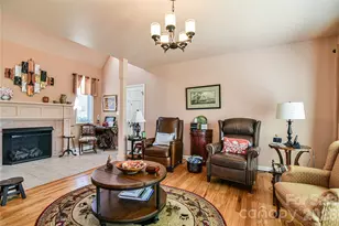 518 Frst Rdg Dr, Mars Hill, NC 28754 - Photo 10